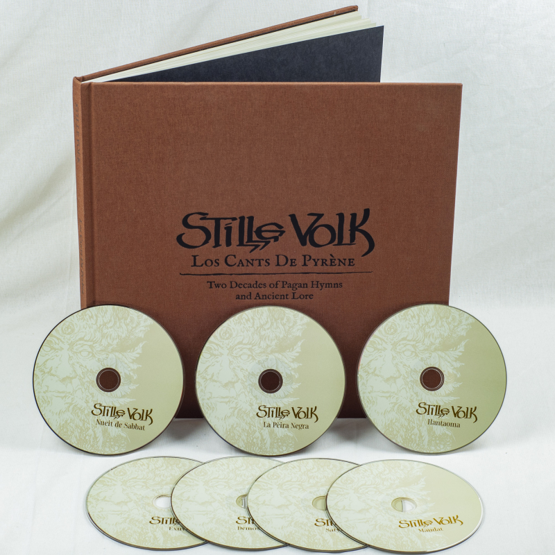 Stille Volk - Los Cants De Pyrène: Two Decades Of Pagan Hymns And Ancient Lore Artbook 7-CD